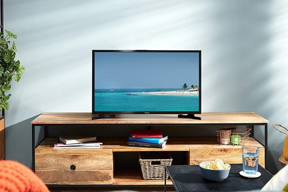 Детальніше про статтю Samsung 32T5300 огляд: бюджетний Smart TV із Full HD